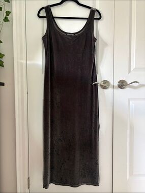Women's Sleeveless Velvet Slip Dress in Dark green